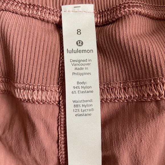 Lululemon pants - Picture 3 of 4